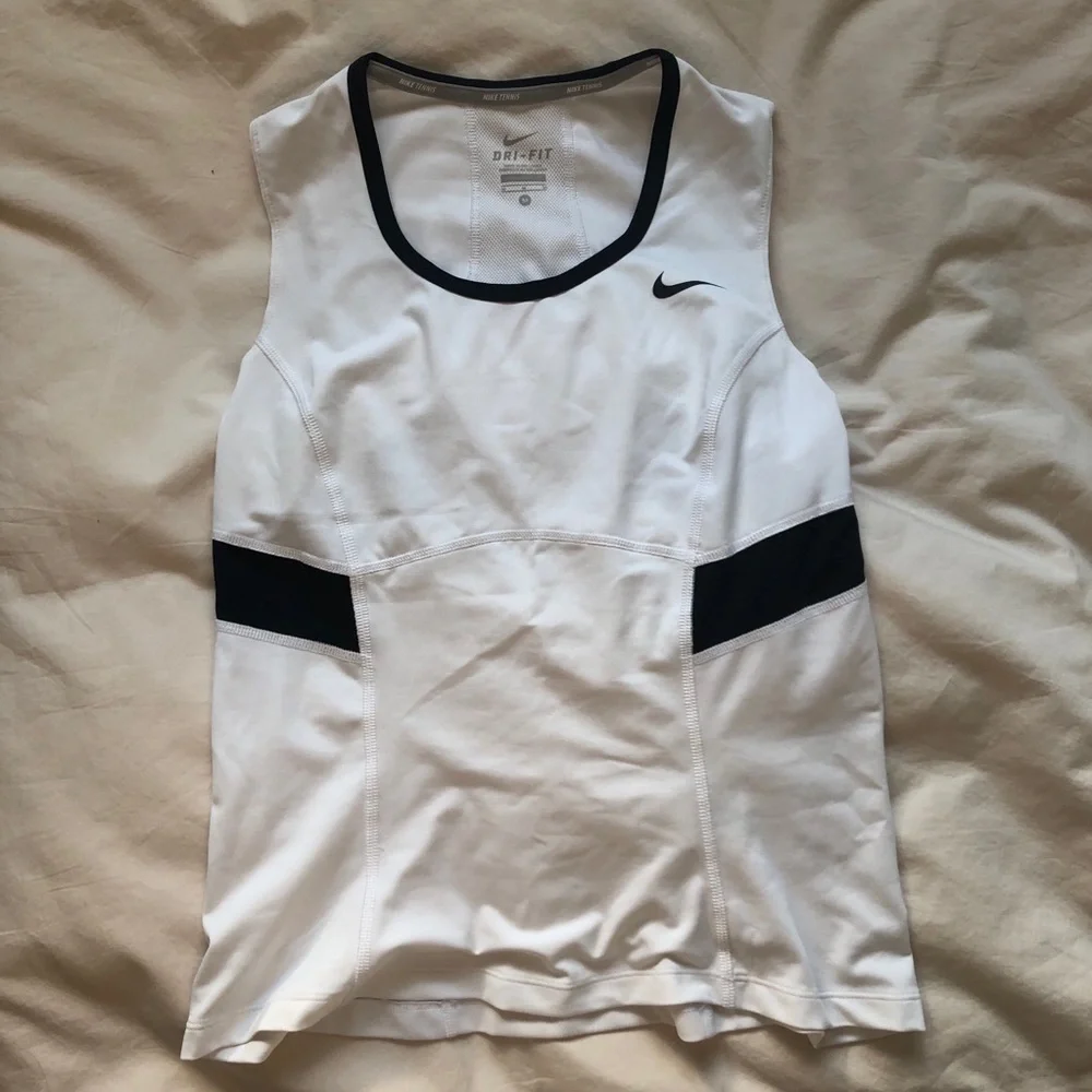 Nike DriFit Sleeveless‎ Top
